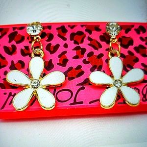 New Betsey Johnson Fashion Enamel Classic White f